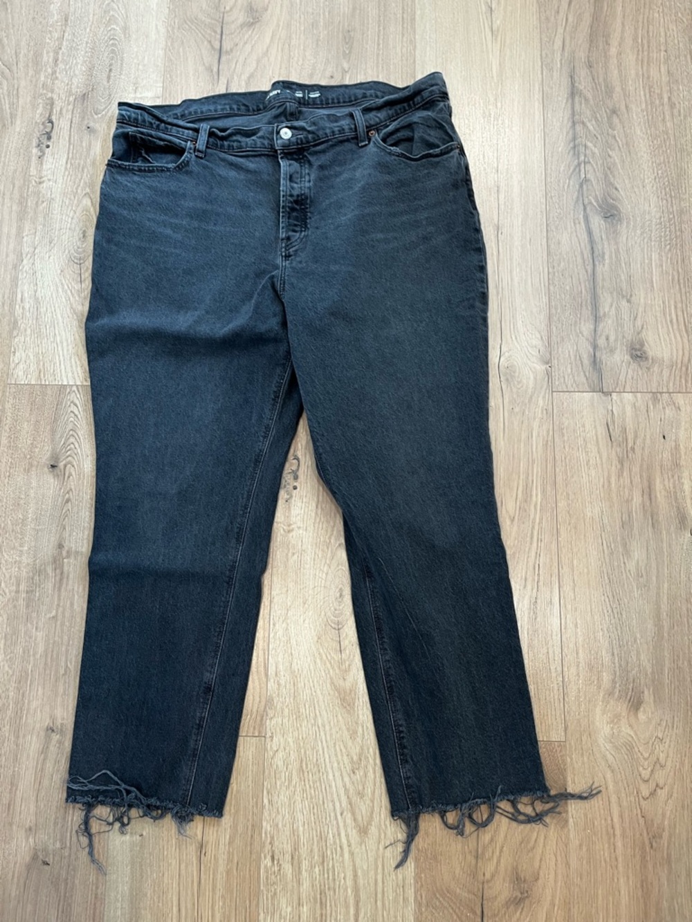 Old Navy Grey Button Fly Cropped Jeans with Raw Hem